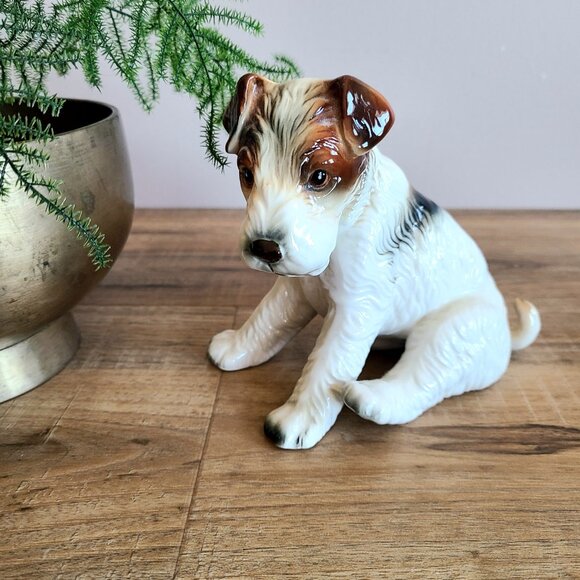 Vintage porcelain figurine of sitting puppy terrier. - Picture 1 of 6